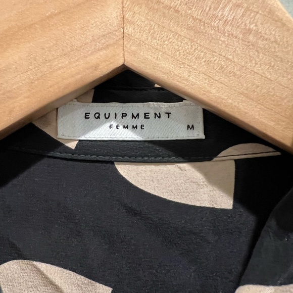 EQUIPMENT SLEEVELESS HEART PRINT SILK BLOUSE COLOR: GREY/CREAM  SIZE:M - Picture 3 of 3